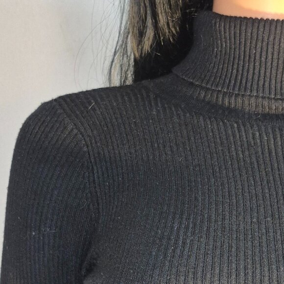 Ambiance Apparel Black turtleneck top in size small - Picture 3 of 16